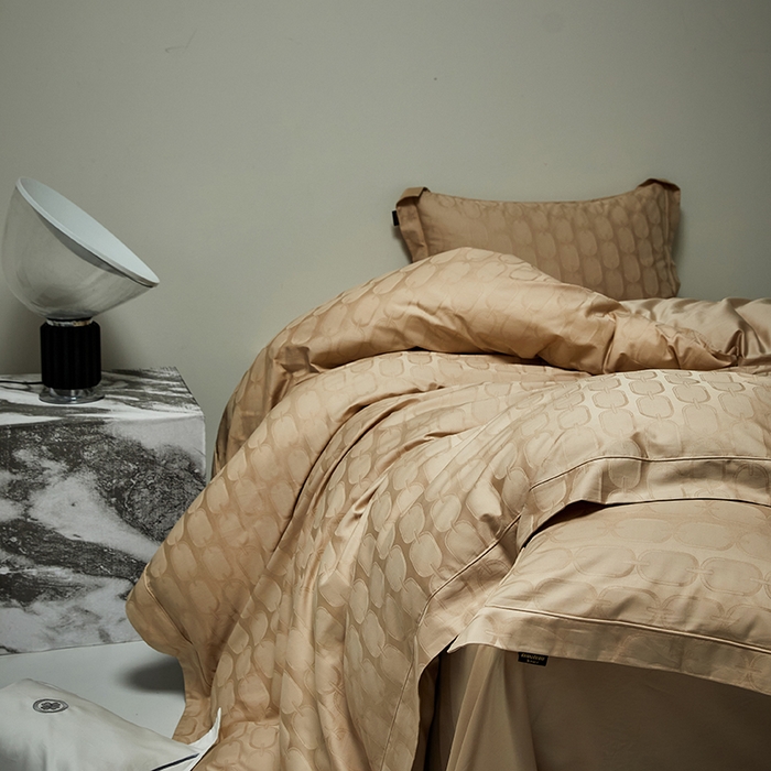 91家纺网 家纺一手货源 找家纺 群鹿蚕丝羽绒馆 2025新款100%全棉高支高密100S花边埋绳四件套-爱丽斯系列 爱丽丝-伊索037