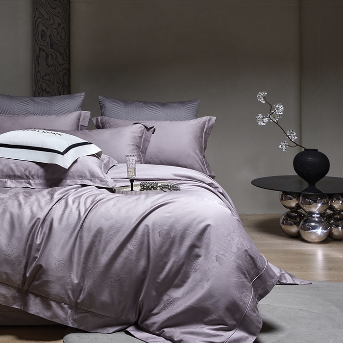 91家纺网 家纺一手货源 找家纺 群鹿蚕丝羽绒馆 2025新款100%全棉高支高密100S花边埋绳四件套-爱丽斯系列 爱丽丝-晚樱024