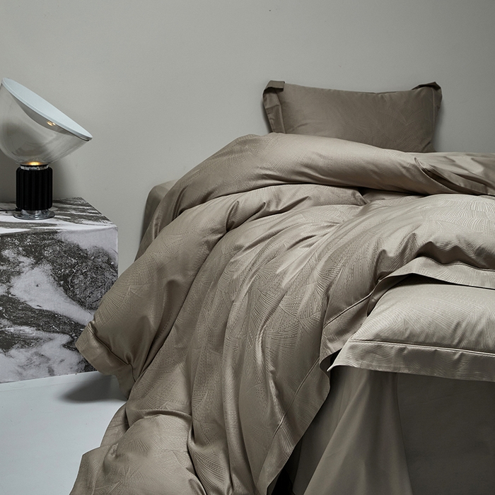 91家纺网 家纺一手货源 找家纺 群鹿蚕丝羽绒馆 2025新款100%全棉高支高密100S花边埋绳四件套-爱丽斯系列 爱丽丝 066露斯