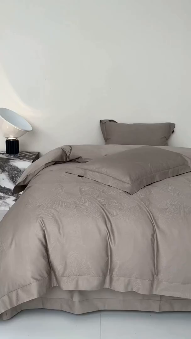 91家纺网 家纺一手货源 找家纺 群鹿蚕丝羽绒馆 2025新款100%全棉高支高密100S花边埋绳四件套-爱丽斯系列 爱丽丝 066露斯