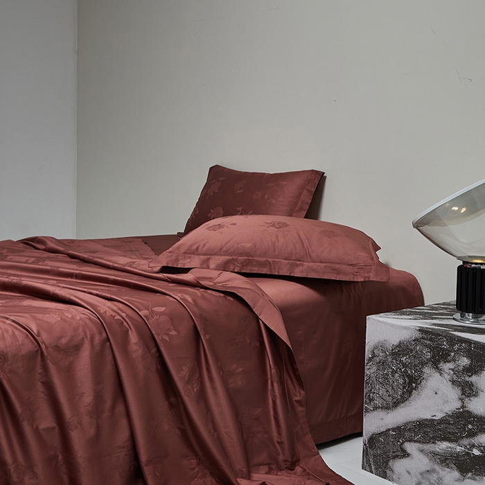 91家纺网 家纺一手货源 找家纺 群鹿蚕丝羽绒馆 2025新款100%全棉高支高密100S花边埋绳四件套-爱丽斯系列 爱丽丝 023欢颜