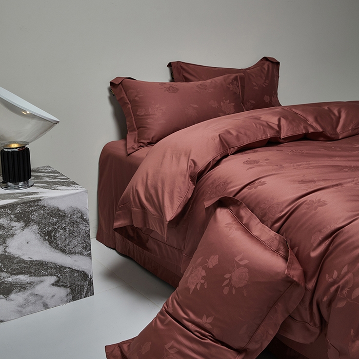 91家纺网 家纺一手货源 找家纺 群鹿蚕丝羽绒馆 2025新款100%全棉高支高密100S花边埋绳四件套-爱丽斯系列 爱丽丝 023欢颜