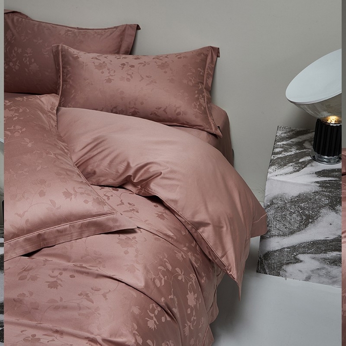 91家纺网 家纺一手货源 找家纺 群鹿蚕丝羽绒馆 2025新款100%全棉高支高密100S花边埋绳四件套-爱丽斯系列 爱丽丝 074相守