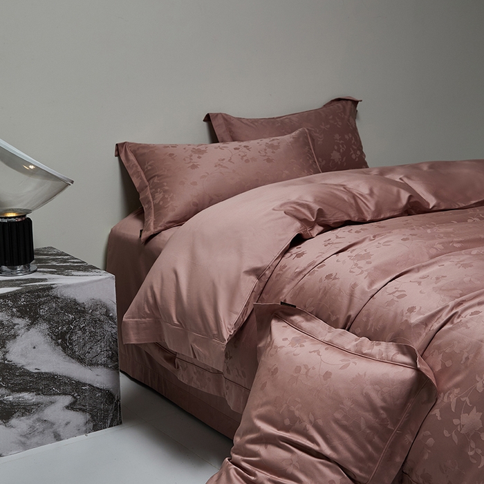 91家纺网 家纺一手货源 找家纺 群鹿蚕丝羽绒馆 2025新款100%全棉高支高密100S花边埋绳四件套-爱丽斯系列 爱丽丝 074相守