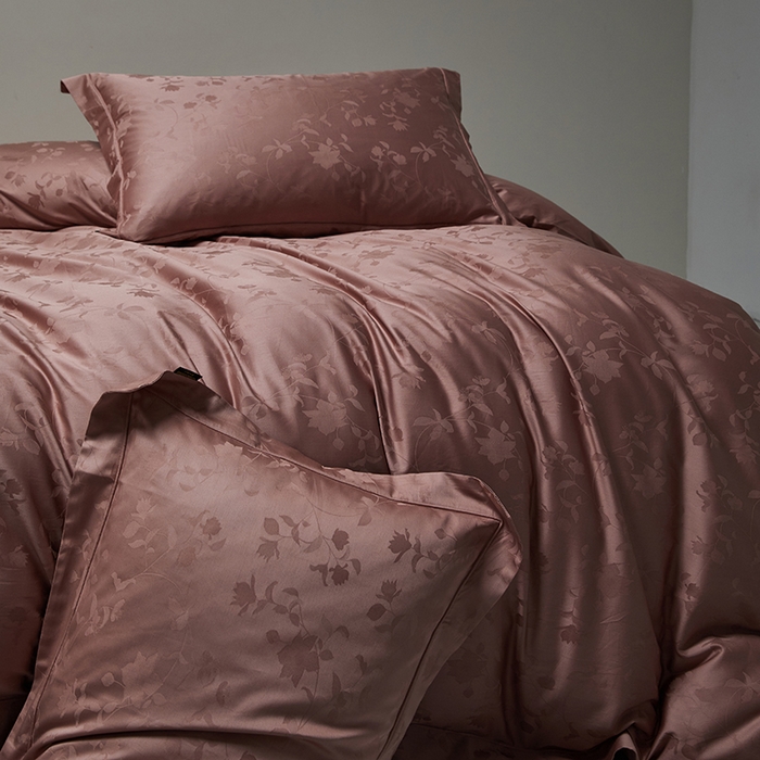 91家纺网 家纺一手货源 找家纺 群鹿蚕丝羽绒馆 2025新款100%全棉高支高密100S花边埋绳四件套-爱丽斯系列 爱丽丝 074相守