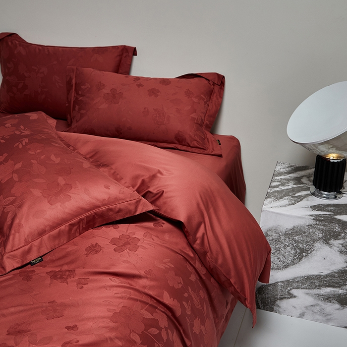 91家纺网 家纺一手货源 找家纺 群鹿蚕丝羽绒馆 2025新款100%全棉高支高密100S花边埋绳四件套-爱丽斯系列 爱丽丝 076倾城