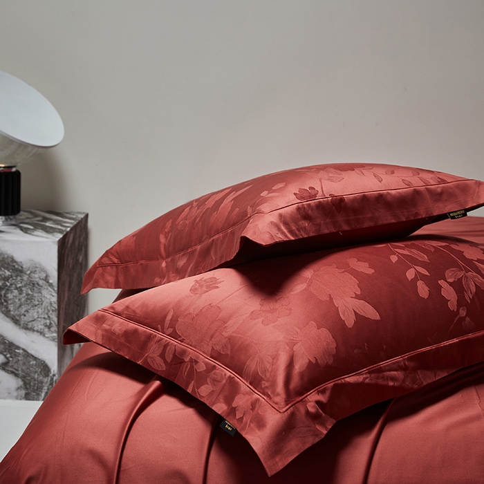 91家纺网 家纺一手货源 找家纺 群鹿蚕丝羽绒馆 2025新款100%全棉高支高密100S花边埋绳四件套-爱丽斯系列 爱丽丝 076倾城