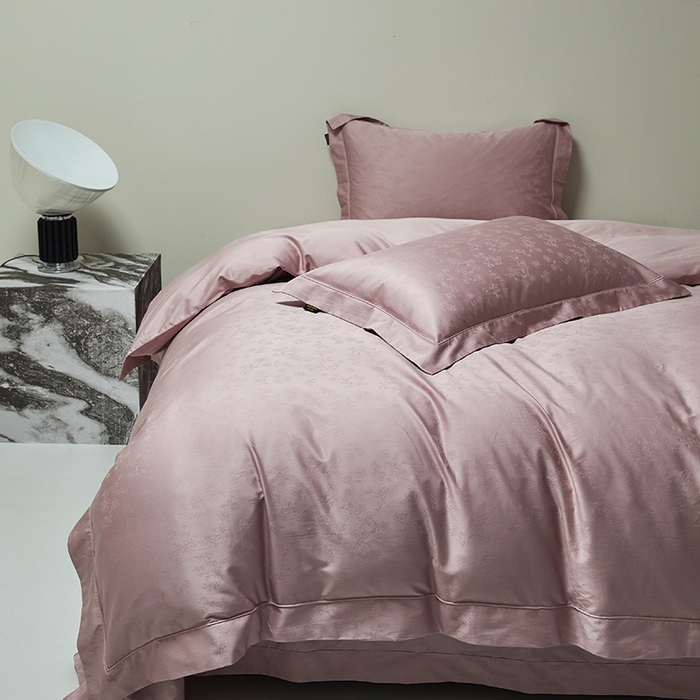 91家纺网 家纺一手货源 找家纺 群鹿蚕丝羽绒馆 2025新款100%全棉高支高密100S花边埋绳四件套-爱丽斯系列 爱丽丝-022青岚