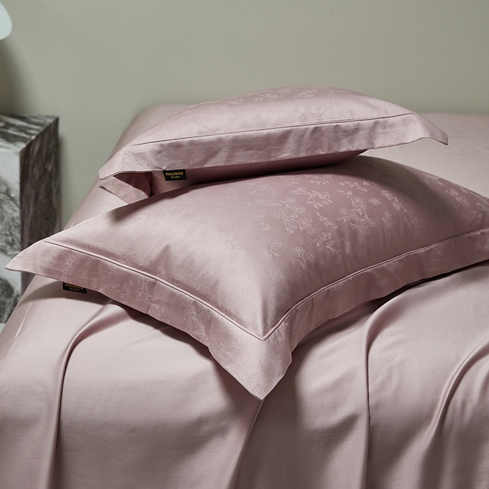 91家纺网 家纺一手货源 找家纺 群鹿蚕丝羽绒馆 2025新款100%全棉高支高密100S花边埋绳四件套-爱丽斯系列 爱丽丝-022青岚