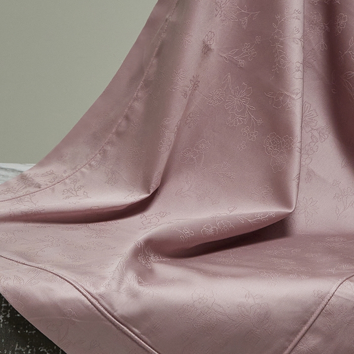 91家纺网 家纺一手货源 找家纺 群鹿蚕丝羽绒馆 2025新款100%全棉高支高密100S花边埋绳四件套-爱丽斯系列 爱丽丝-022青岚