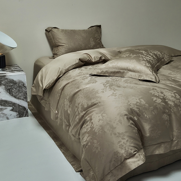 91家纺网 家纺一手货源 找家纺 群鹿蚕丝羽绒馆 2025新款100%全棉高支高密100S花边埋绳四件套-爱丽斯系列 爱丽丝-066洛凡