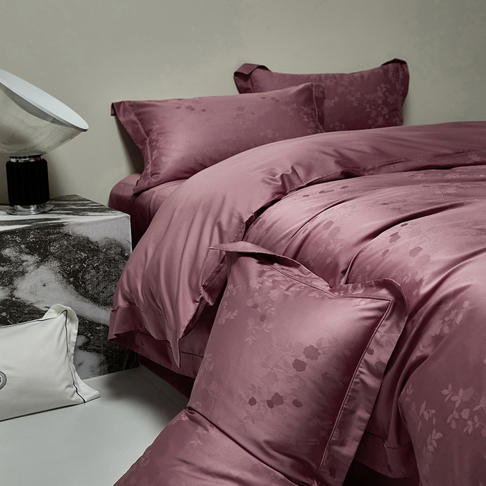 91家纺网 家纺一手货源 找家纺 群鹿蚕丝羽绒馆 2025新款100%全棉高支高密100S花边埋绳四件套-爱丽斯系列 爱丽丝-072轻舞