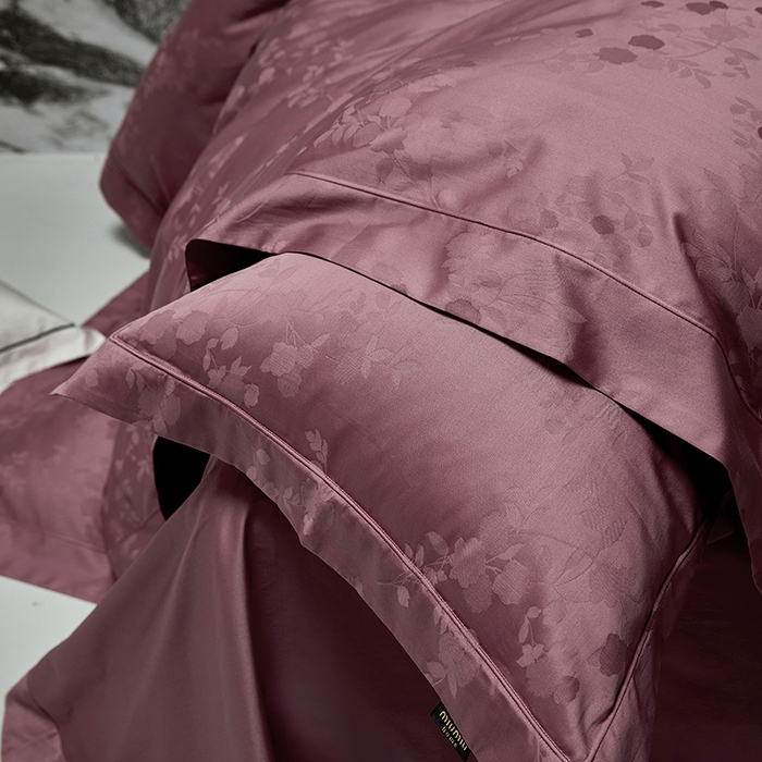 91家纺网 家纺一手货源 找家纺 群鹿蚕丝羽绒馆 2025新款100%全棉高支高密100S花边埋绳四件套-爱丽斯系列 爱丽丝-072轻舞