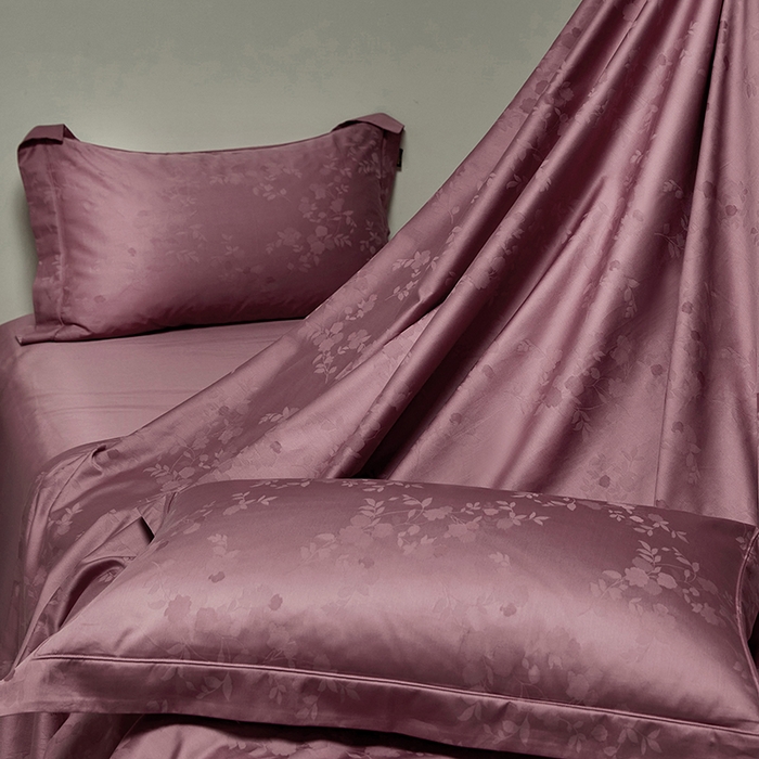 91家纺网 家纺一手货源 找家纺 群鹿蚕丝羽绒馆 2025新款100%全棉高支高密100S花边埋绳四件套-爱丽斯系列 爱丽丝-072轻舞