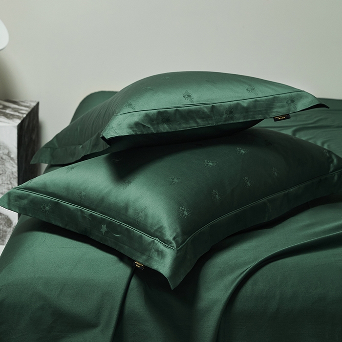 91家纺网 家纺一手货源 找家纺 群鹿蚕丝羽绒馆 2025新款100%全棉高支高密100S花边埋绳四件套-爱丽斯系列 爱丽丝-格伦012