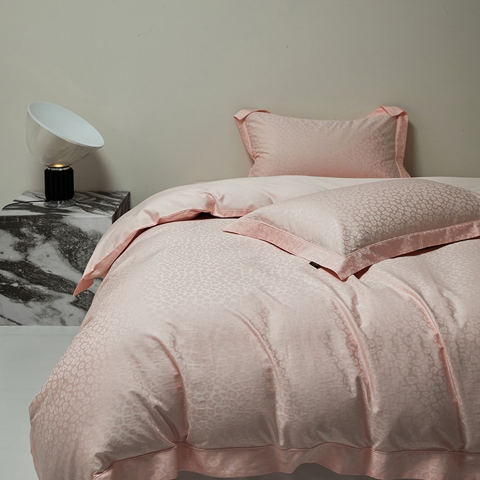 91家纺网 家纺一手货源 找家纺 群鹿蚕丝羽绒馆 2025新款100%全棉高支高密100S花边埋绳四件套-爱丽斯系列 爱丽丝-狂野016