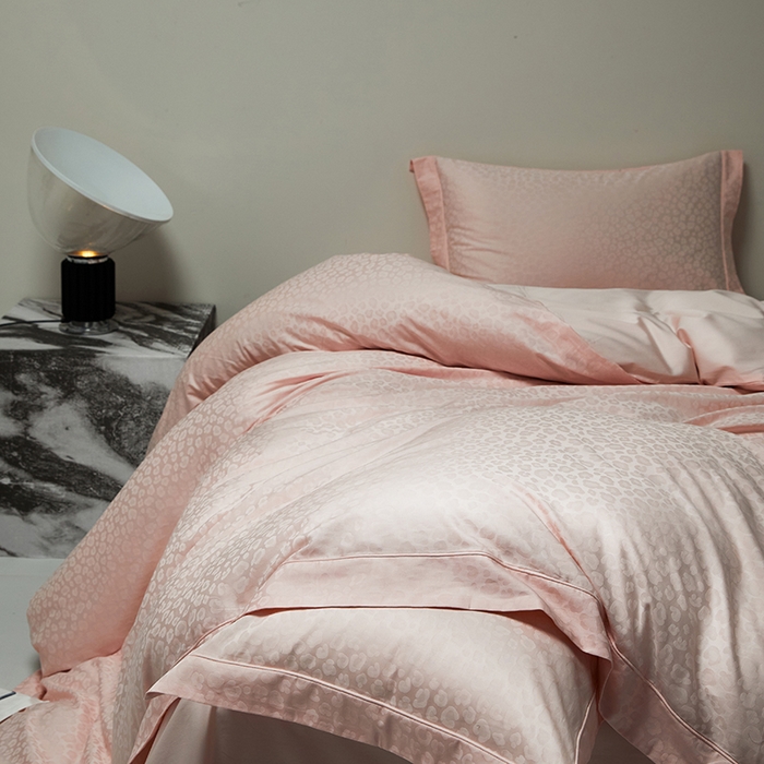 91家纺网 家纺一手货源 找家纺 群鹿蚕丝羽绒馆 2025新款100%全棉高支高密100S花边埋绳四件套-爱丽斯系列 爱丽丝-狂野016