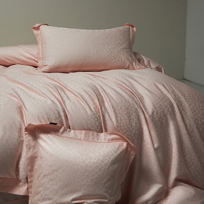 91家纺网 家纺一手货源 找家纺 群鹿蚕丝羽绒馆 2025新款100%全棉高支高密100S花边埋绳四件套-爱丽斯系列 爱丽丝-狂野016