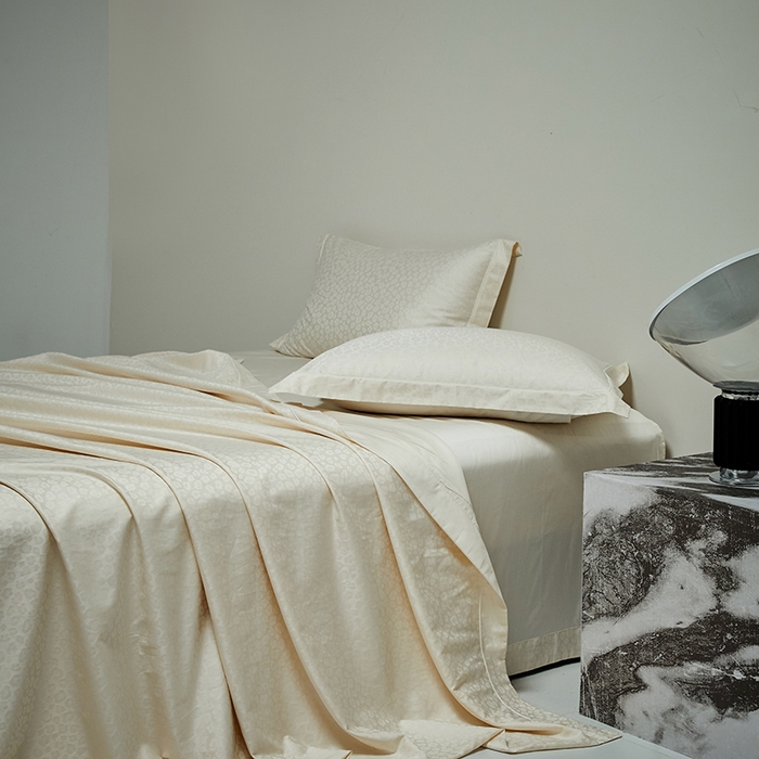 91家纺网 家纺一手货源 找家纺 群鹿蚕丝羽绒馆 2025新款100%全棉高支高密100S花边埋绳四件套-爱丽斯系列 爱丽丝-狂野034