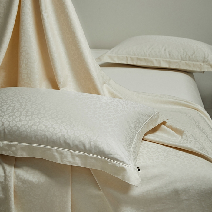 91家纺网 家纺一手货源 找家纺 群鹿蚕丝羽绒馆 2025新款100%全棉高支高密100S花边埋绳四件套-爱丽斯系列 爱丽丝-狂野034