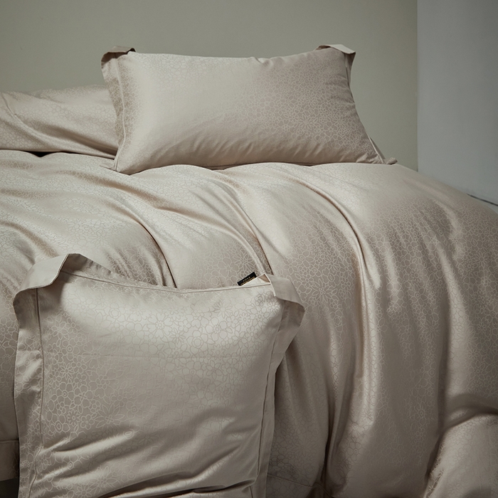 91家纺网 家纺一手货源 找家纺 群鹿蚕丝羽绒馆 2025新款100%全棉高支高密100S花边埋绳四件套-爱丽斯系列 爱丽丝-清薇055