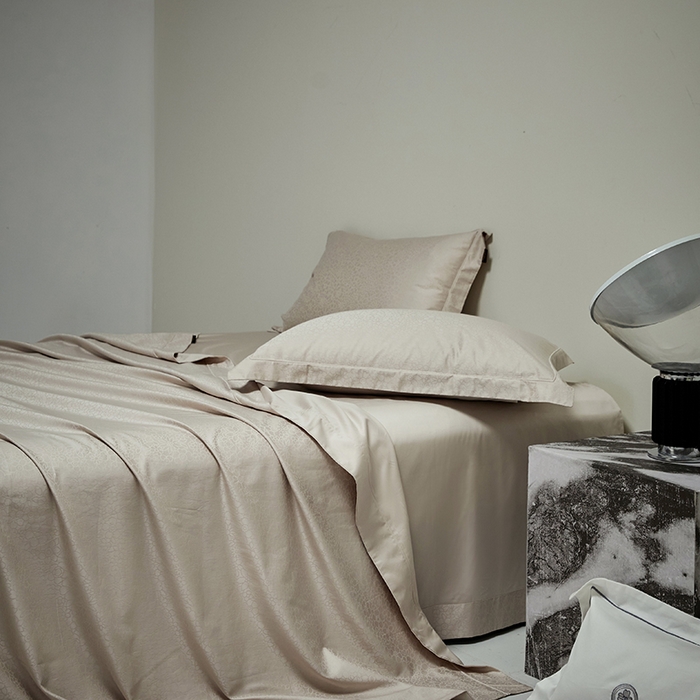 91家纺网 家纺一手货源 找家纺 群鹿蚕丝羽绒馆 2025新款100%全棉高支高密100S花边埋绳四件套-爱丽斯系列 爱丽丝-清薇055