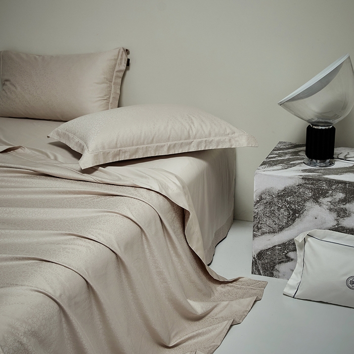 91家纺网 家纺一手货源 找家纺 群鹿蚕丝羽绒馆 2025新款100%全棉高支高密100S花边埋绳四件套-爱丽斯系列 爱丽丝-清薇055