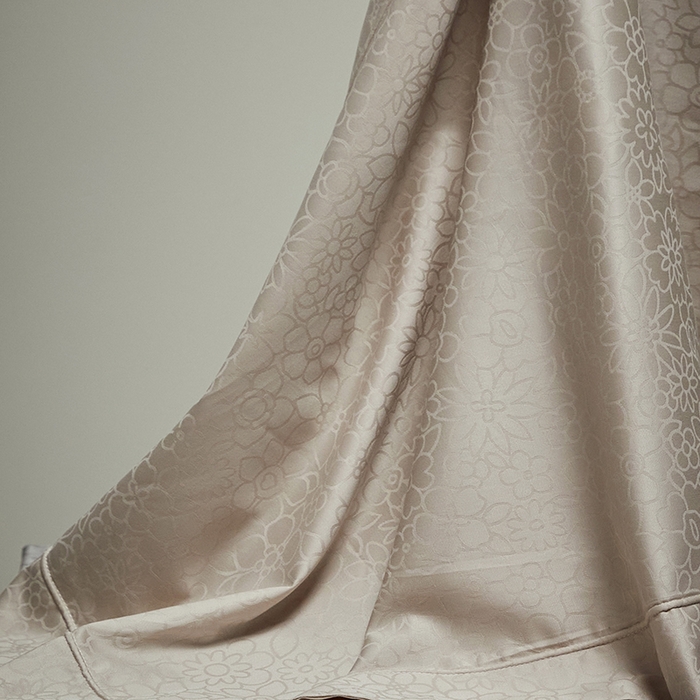 91家纺网 家纺一手货源 找家纺 群鹿蚕丝羽绒馆 2025新款100%全棉高支高密100S花边埋绳四件套-爱丽斯系列 爱丽丝-清薇055