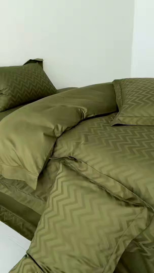 91家纺网 家纺一手货源 找家纺 群鹿蚕丝羽绒馆 2025新款100%全棉高支高密100S花边埋绳四件套-爱丽斯系列 爱丽丝-温妮莎013