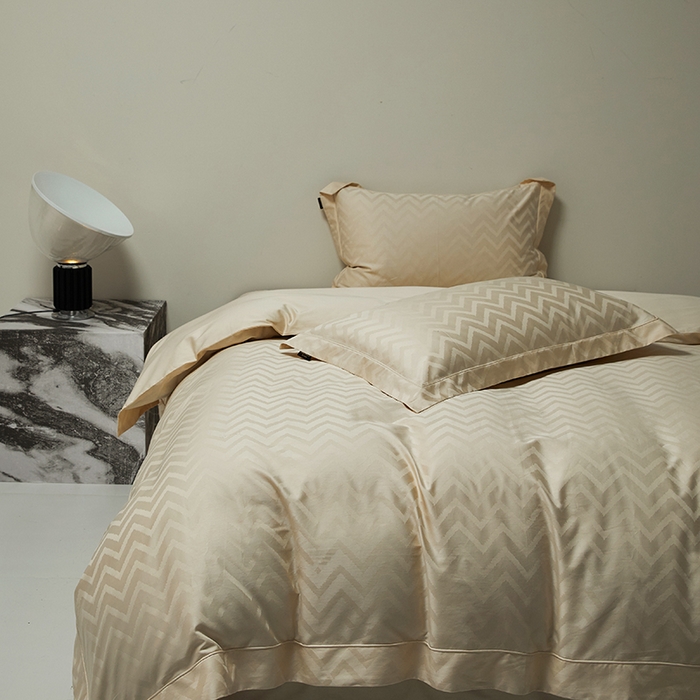 91家纺网 家纺一手货源 找家纺 群鹿蚕丝羽绒馆 2025新款100%全棉高支高密100S花边埋绳四件套-爱丽斯系列 爱丽丝-温妮莎035