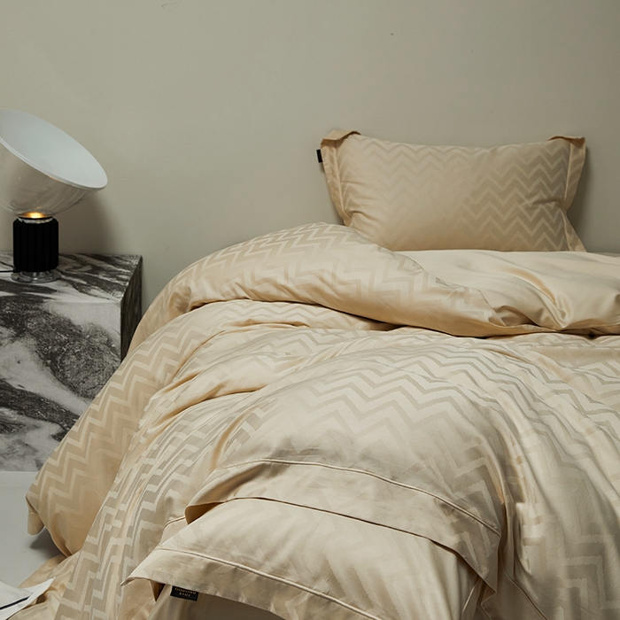 91家纺网 家纺一手货源 找家纺 群鹿蚕丝羽绒馆 2025新款100%全棉高支高密100S花边埋绳四件套-爱丽斯系列 爱丽丝-温妮莎035