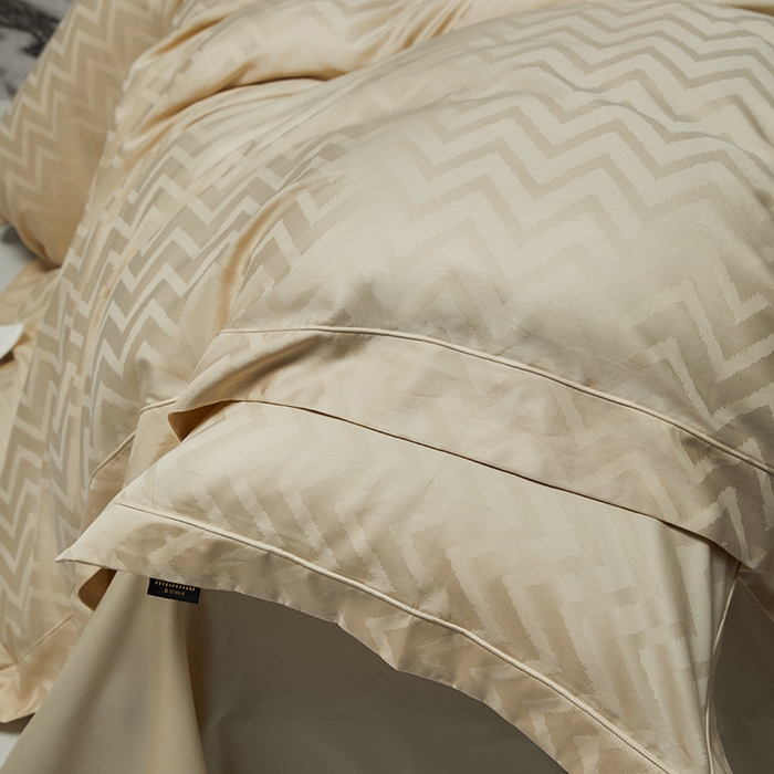 91家纺网 家纺一手货源 找家纺 群鹿蚕丝羽绒馆 2025新款100%全棉高支高密100S花边埋绳四件套-爱丽斯系列 爱丽丝-温妮莎035