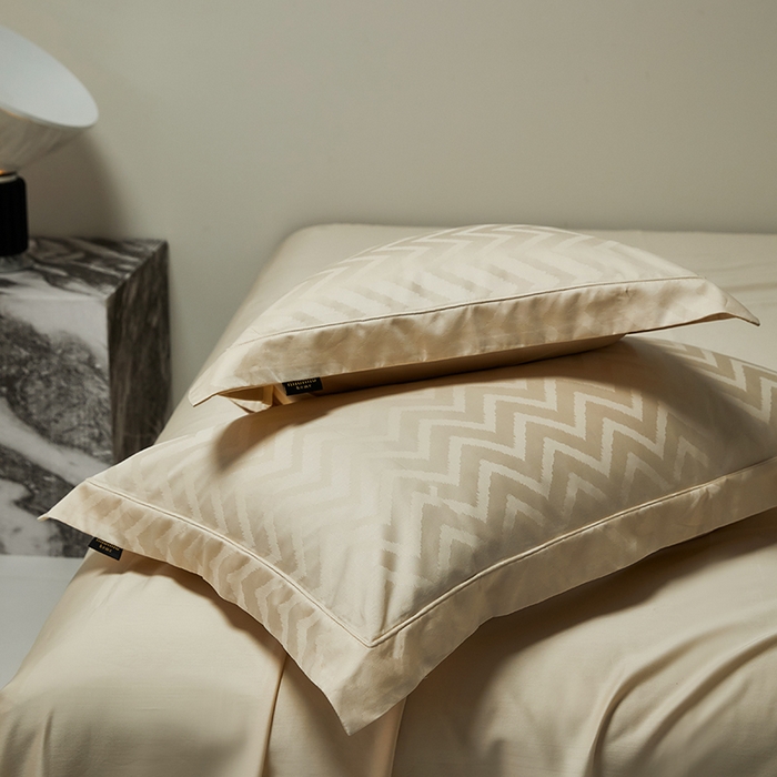 91家纺网 家纺一手货源 找家纺 群鹿蚕丝羽绒馆 2025新款100%全棉高支高密100S花边埋绳四件套-爱丽斯系列 爱丽丝-温妮莎035