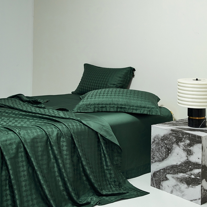 91家纺网 家纺一手货源 找家纺 群鹿蚕丝羽绒馆 2025新款100%全棉高支高密100S花边埋绳四件套-爱丽斯系列 爱丽丝-雾都伦敦012