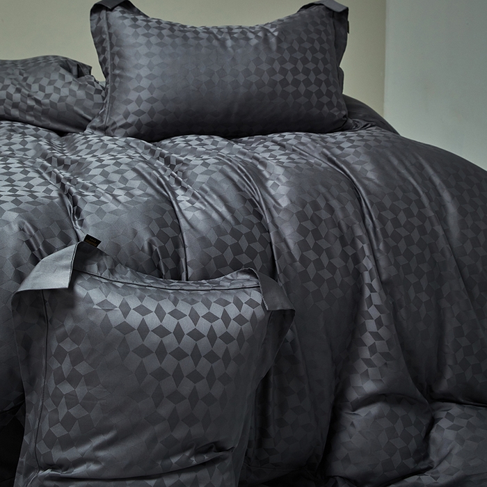 91家纺网 家纺一手货源 找家纺 群鹿蚕丝羽绒馆 2025新款100%全棉高支高密100S花边埋绳四件套-爱丽斯系列 爱丽丝-雾都伦敦029