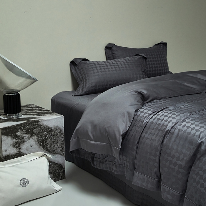 91家纺网 家纺一手货源 找家纺 群鹿蚕丝羽绒馆 2025新款100%全棉高支高密100S花边埋绳四件套-爱丽斯系列 爱丽丝-雾都伦敦029