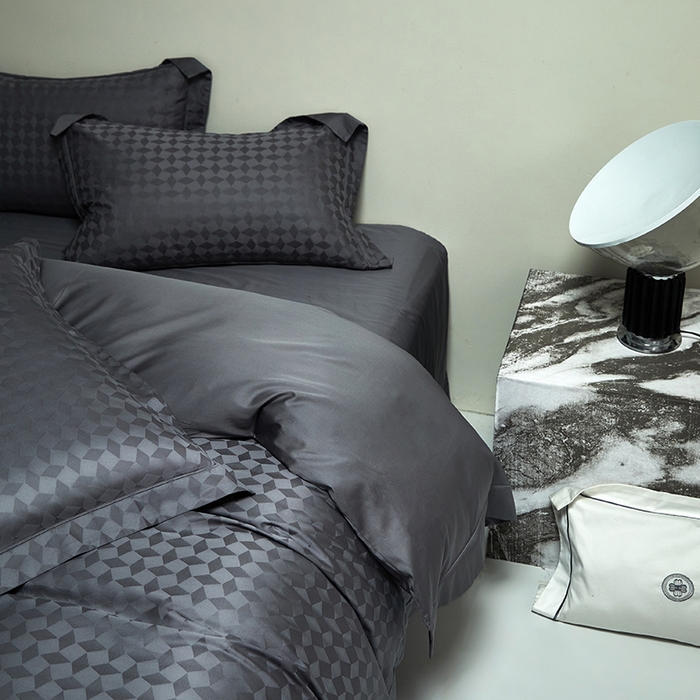 91家纺网 家纺一手货源 找家纺 群鹿蚕丝羽绒馆 2025新款100%全棉高支高密100S花边埋绳四件套-爱丽斯系列 爱丽丝-雾都伦敦029