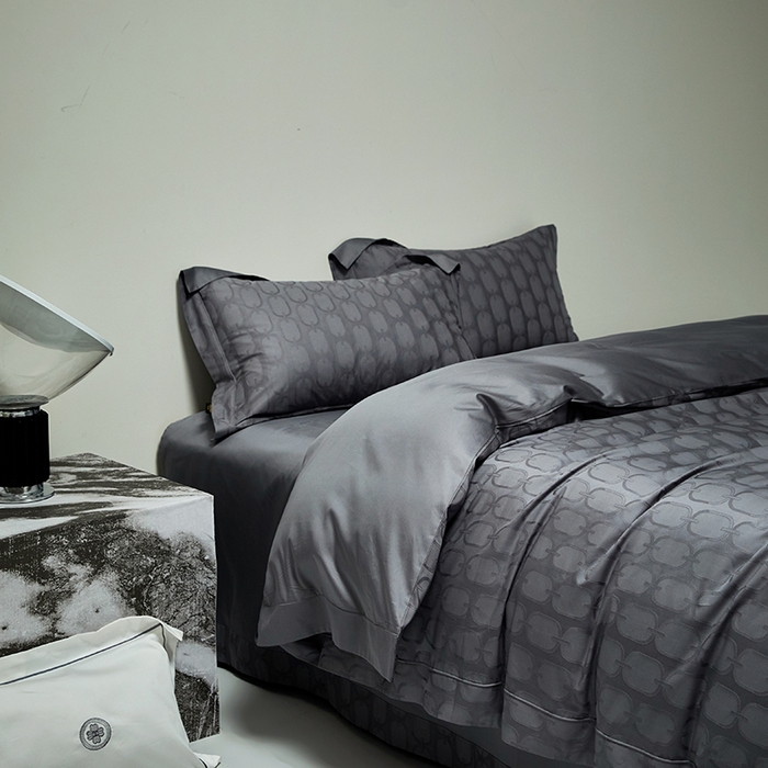 91家纺网 家纺一手货源 找家纺 群鹿蚕丝羽绒馆 2025新款100%全棉高支高密100S花边埋绳四件套-爱丽斯系列 爱丽丝-伊索029