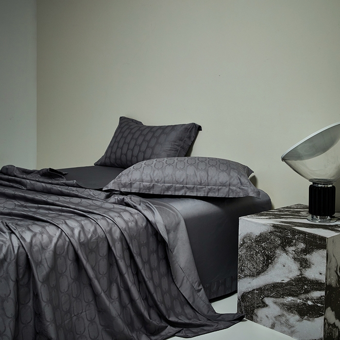 91家纺网 家纺一手货源 找家纺 群鹿蚕丝羽绒馆 2025新款100%全棉高支高密100S花边埋绳四件套-爱丽斯系列 爱丽丝-伊索029