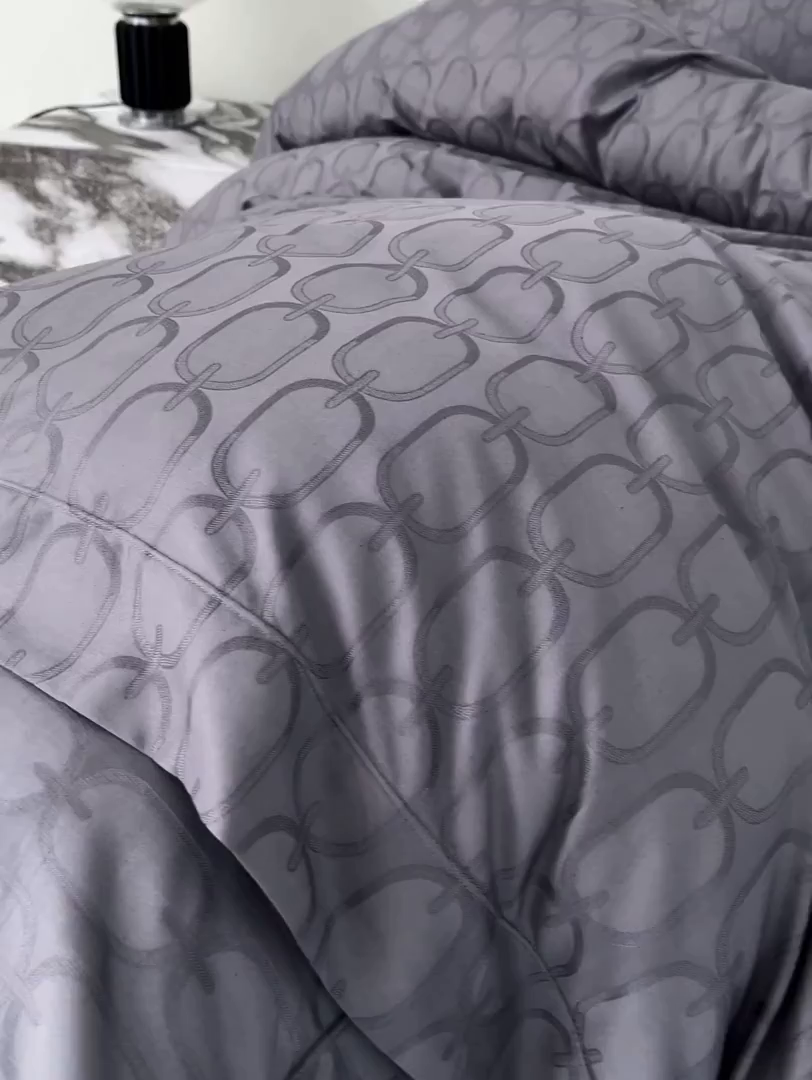 91家纺网 家纺一手货源 找家纺 群鹿蚕丝羽绒馆 2025新款100%全棉高支高密100S花边埋绳四件套-爱丽斯系列 爱丽丝-伊索029