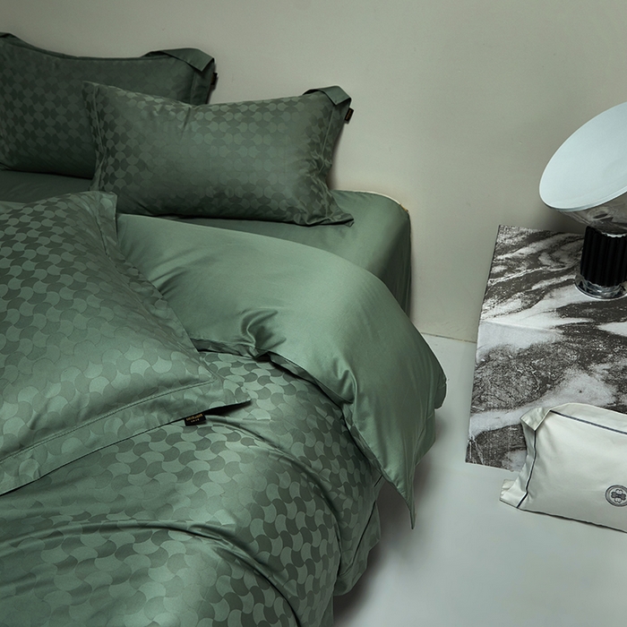 91家纺网 家纺一手货源 找家纺 群鹿蚕丝羽绒馆 2025新款100%全棉高支高密100S花边埋绳四件套-爱丽斯系列 爱丽丝-月石浪漫011