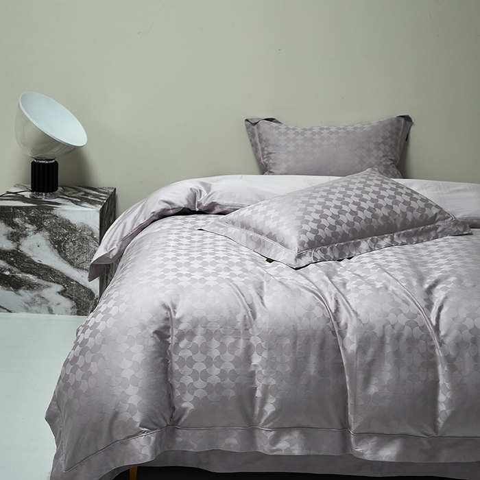 91家纺网 家纺一手货源 找家纺 群鹿蚕丝羽绒馆 2025新款100%全棉高支高密100S花边埋绳四件套-爱丽斯系列 爱丽丝-月石浪漫051