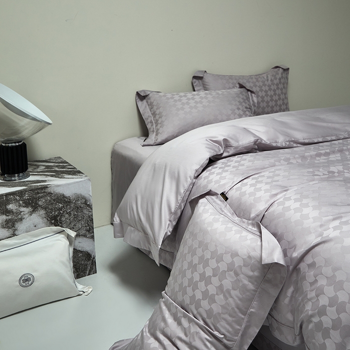 91家纺网 家纺一手货源 找家纺 群鹿蚕丝羽绒馆 2025新款100%全棉高支高密100S花边埋绳四件套-爱丽斯系列 爱丽丝-月石浪漫051