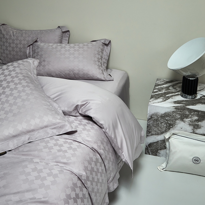 91家纺网 家纺一手货源 找家纺 群鹿蚕丝羽绒馆 2025新款100%全棉高支高密100S花边埋绳四件套-爱丽斯系列 爱丽丝-月石浪漫051