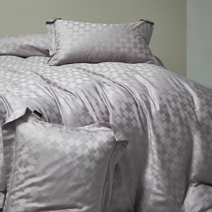 91家纺网 家纺一手货源 找家纺 群鹿蚕丝羽绒馆 2025新款100%全棉高支高密100S花边埋绳四件套-爱丽斯系列 爱丽丝-月石浪漫051