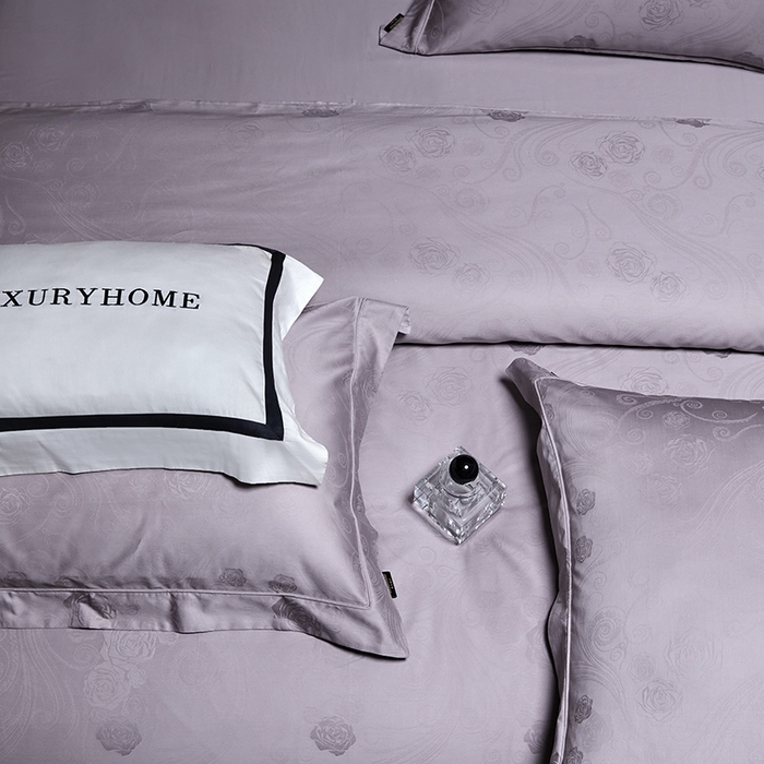 91家纺网 家纺一手货源 找家纺 群鹿蚕丝羽绒馆 2025新款100%全棉高支高密100S花边埋绳四件套-爱丽斯系列 爱丽丝-晚樱024