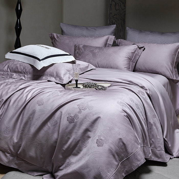 91家纺网 家纺一手货源 找家纺 群鹿蚕丝羽绒馆 2025新款100%全棉高支高密100S花边埋绳四件套-爱丽斯系列 爱丽丝-晚樱024