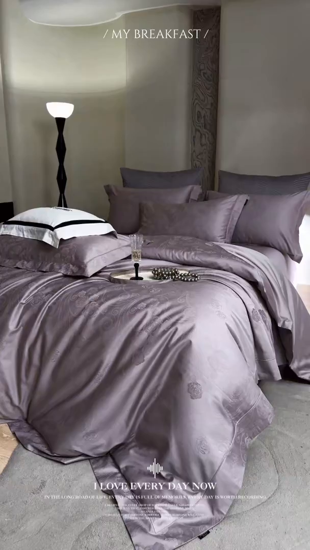 91家纺网 家纺一手货源 找家纺 群鹿蚕丝羽绒馆 2025新款100%全棉高支高密100S花边埋绳四件套-爱丽斯系列 爱丽丝-晚樱024