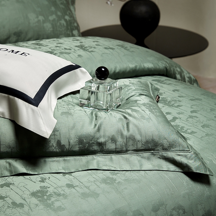 91家纺网 家纺一手货源 找家纺 群鹿蚕丝羽绒馆 2025新款100%全棉高支高密100S花边埋绳四件套-爱丽斯系列 爱丽丝-逸竹011