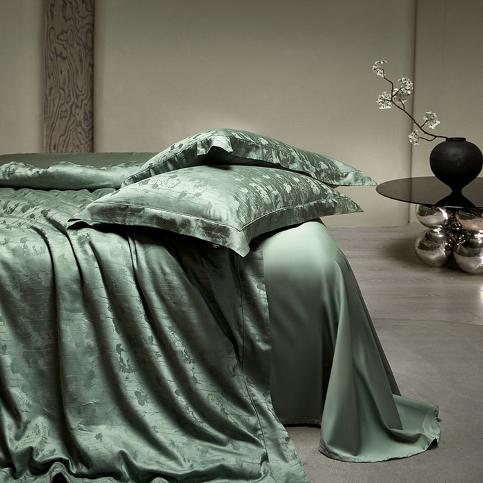 91家纺网 家纺一手货源 找家纺 群鹿蚕丝羽绒馆 2025新款100%全棉高支高密100S花边埋绳四件套-爱丽斯系列 爱丽丝-逸竹011